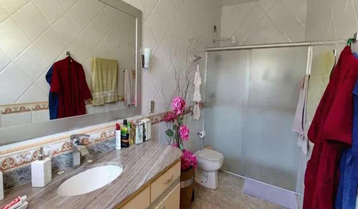Casa, Luxemburgo, 5 Quartos, 4 Vagas, 2 Suítes