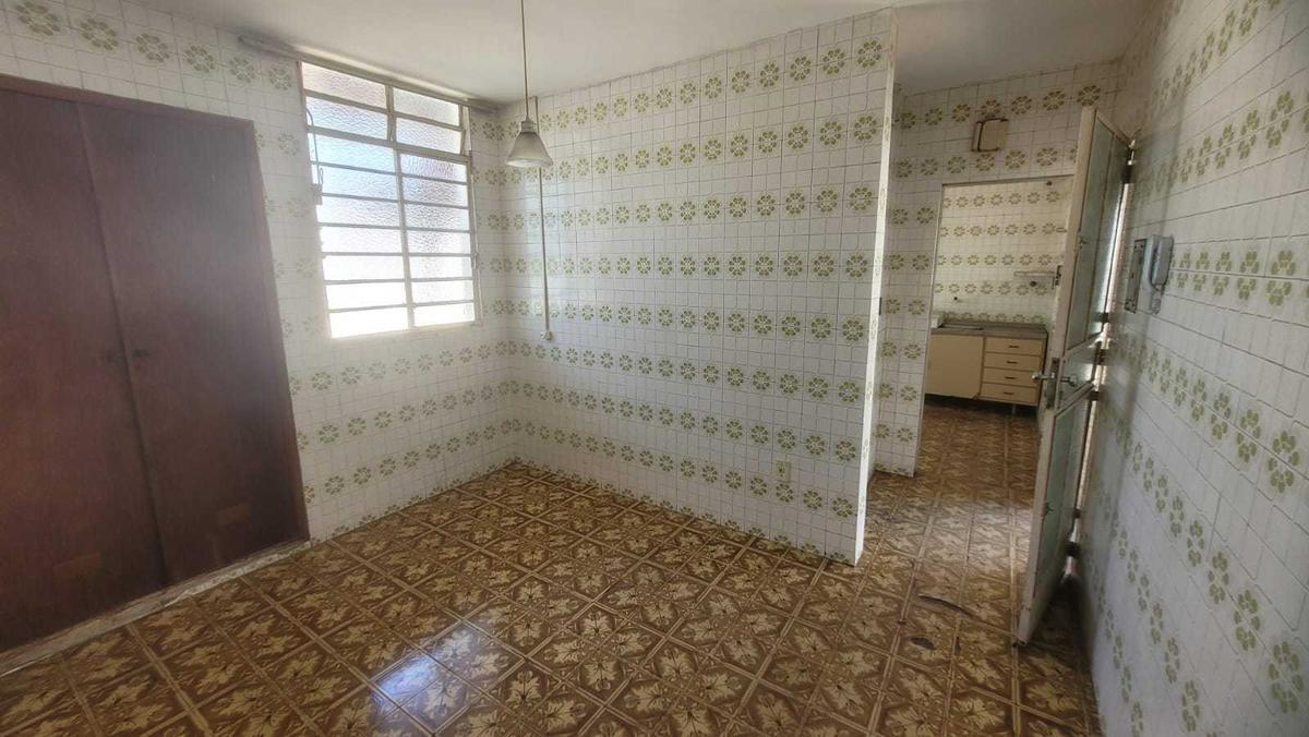 Casa, João Pinheiro, 5 Quartos, 4 Vagas, 1 Suíte