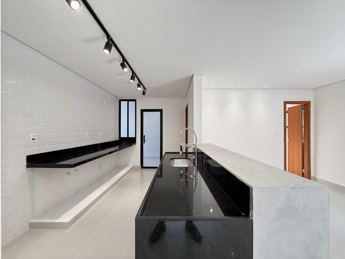 Casa, Itapoã, 3 Quartos, 2 Vagas, 1 Suíte