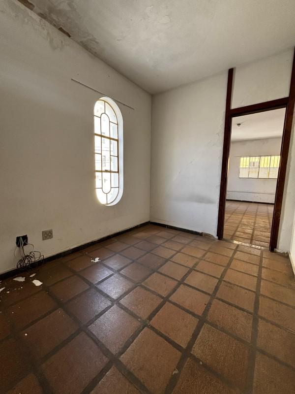 Galpão, Nova Floresta, 0 Quarto, 20 Vagas