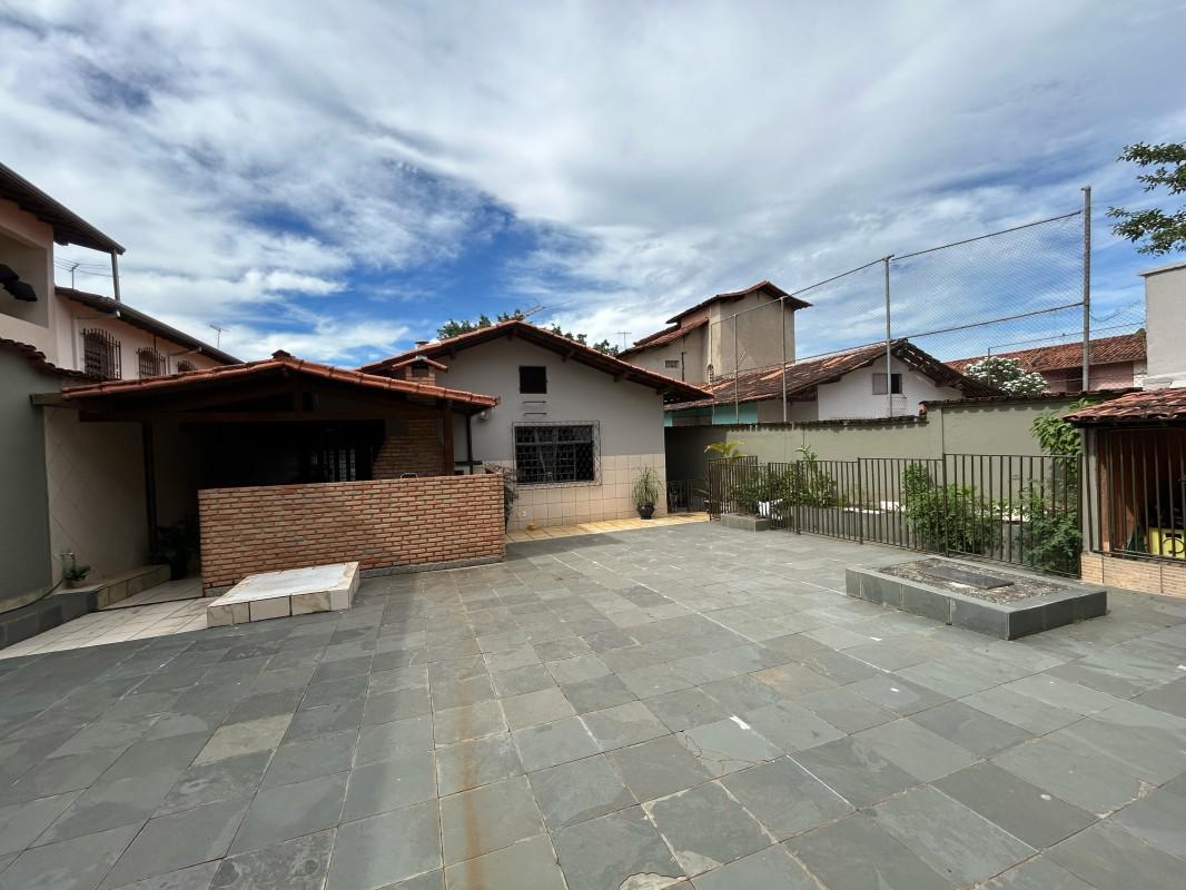 Casa, Itapoã, 4 Quartos, 6 Vagas, 1 Suíte