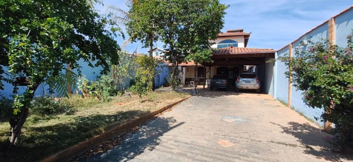 Casa, Coqueiros, 3 Quartos, 6 Vagas, 1 Suíte