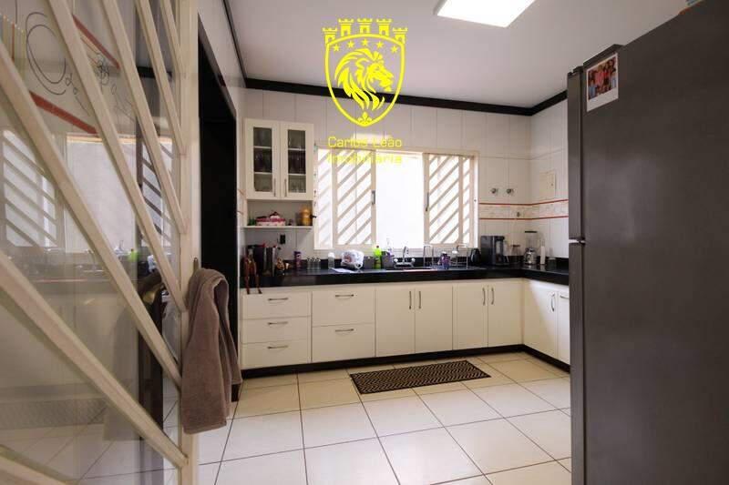 Casa, João Pinheiro, 5 Quartos, 5 Vagas, 1 Suíte