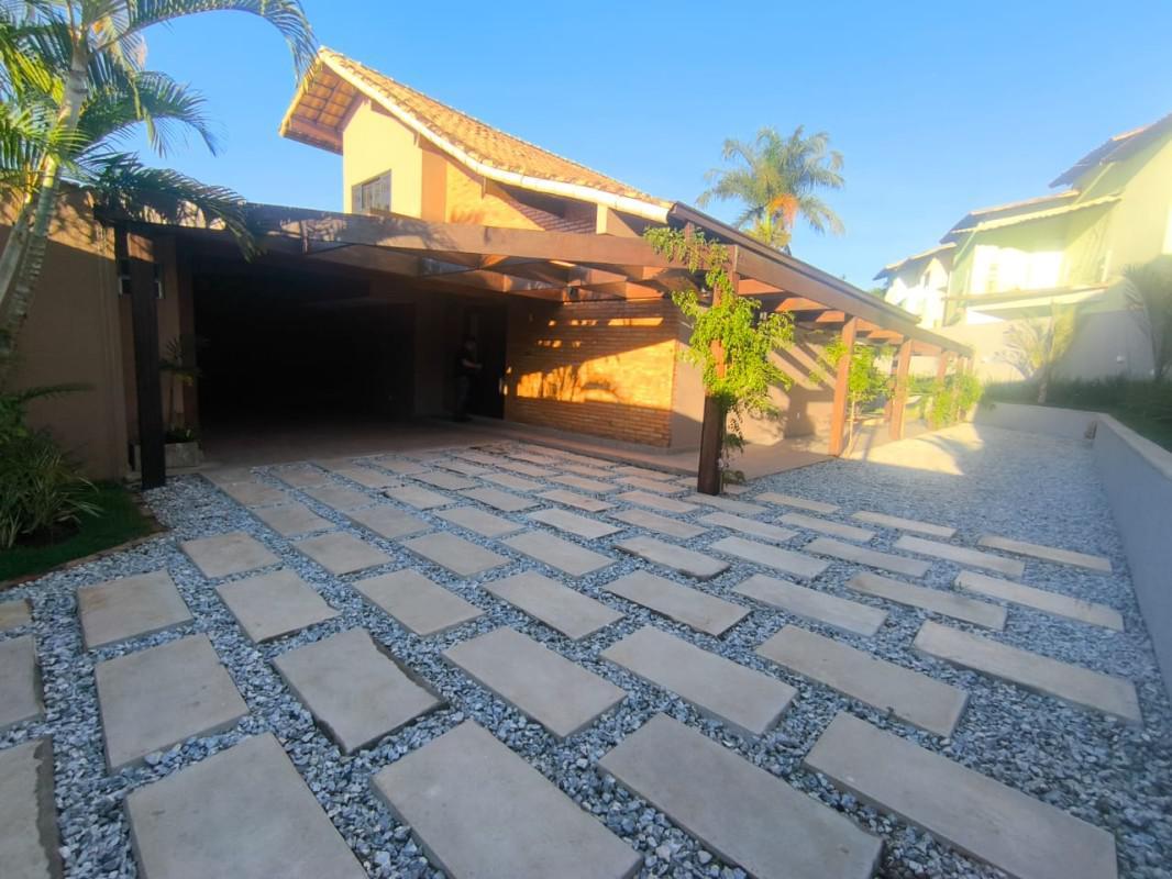 Casa, Trevo, 3 Quartos, 6 Vagas, 2 Suítes