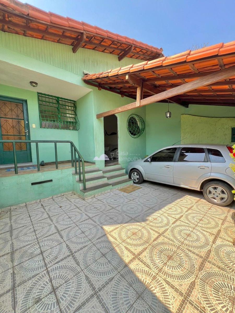Casa, Planalto, 4 Quartos, 2 Vagas, 2 Suítes