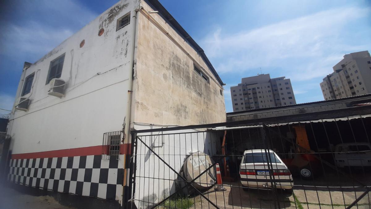 Prédio, Castelo, 0 Quarto, 15 Vagas