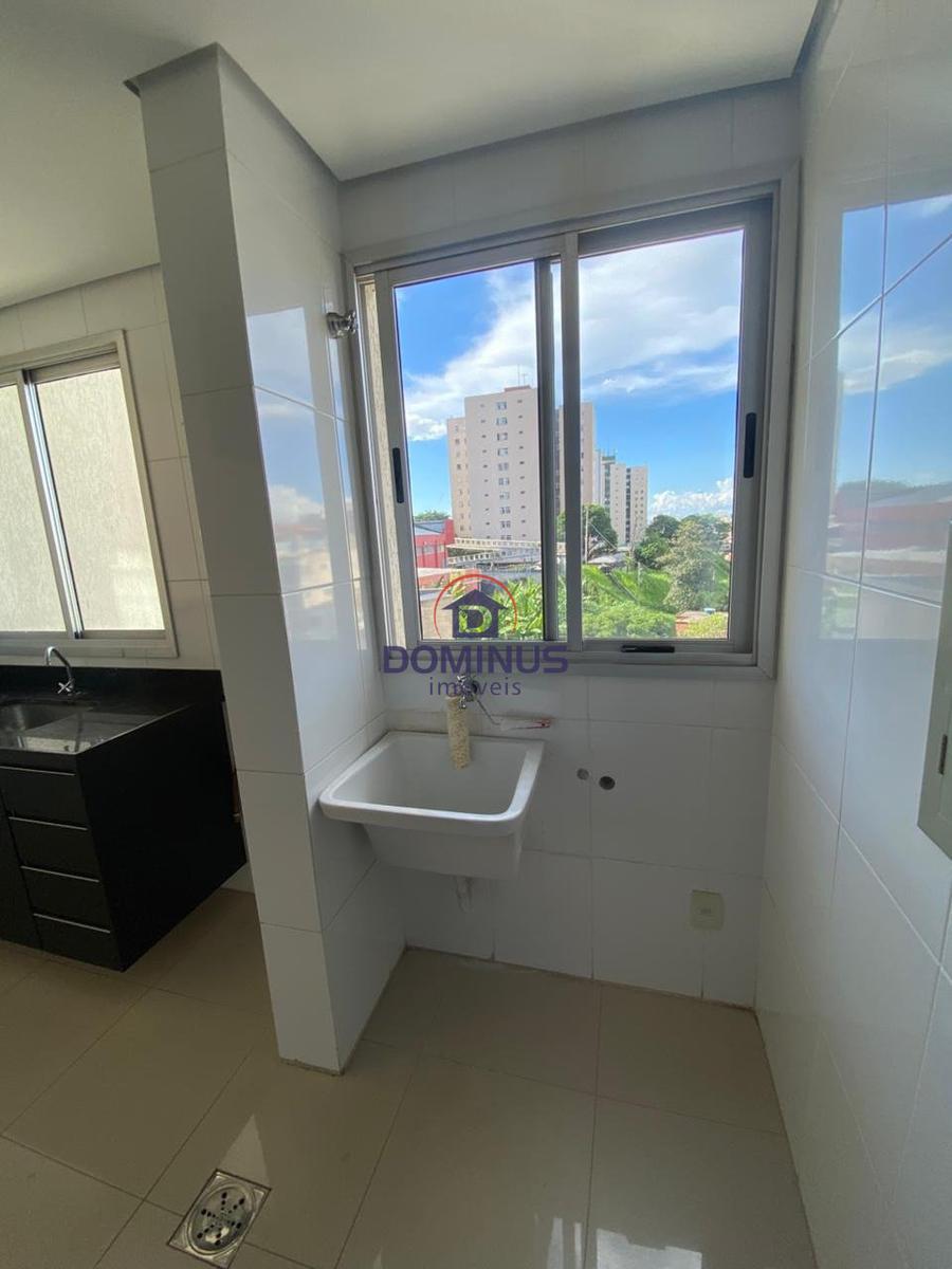 Apartamento, Sagrada Família, 2 Quartos, 2 Vagas, 1 Suíte