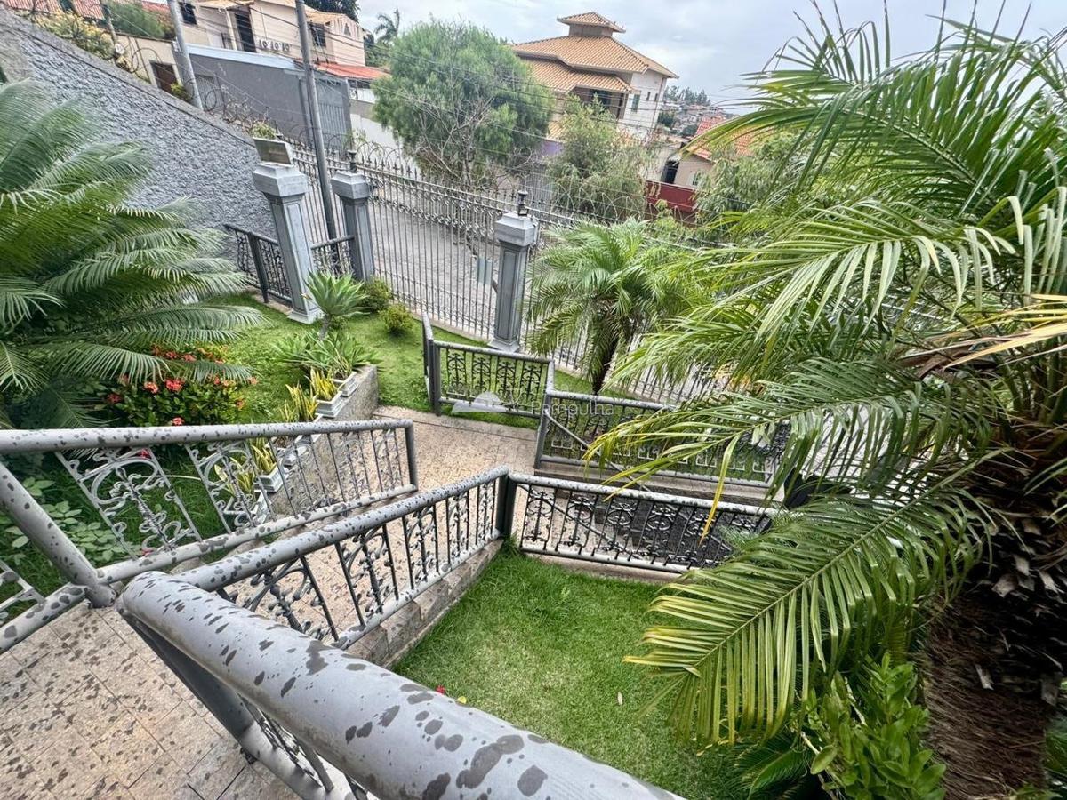 Casa, Trevo, 3 Quartos, 10 Vagas, 1 Suíte