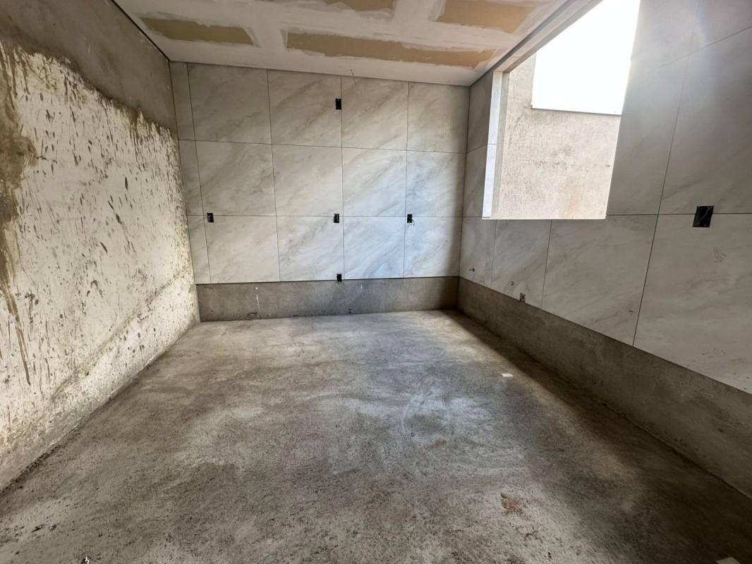 Casa, Monte Verde, 2 Quartos, 2 Vagas, 1 Suíte