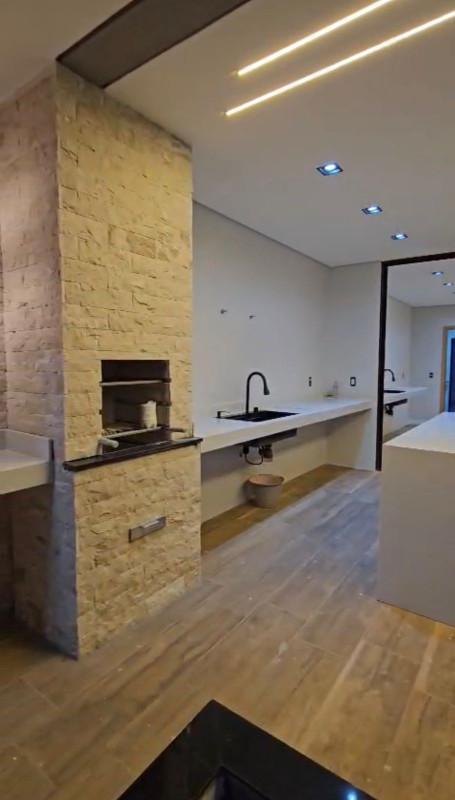 Casa, Jardim Imperial, 3 Quartos, 2 Vagas, 1 Suíte