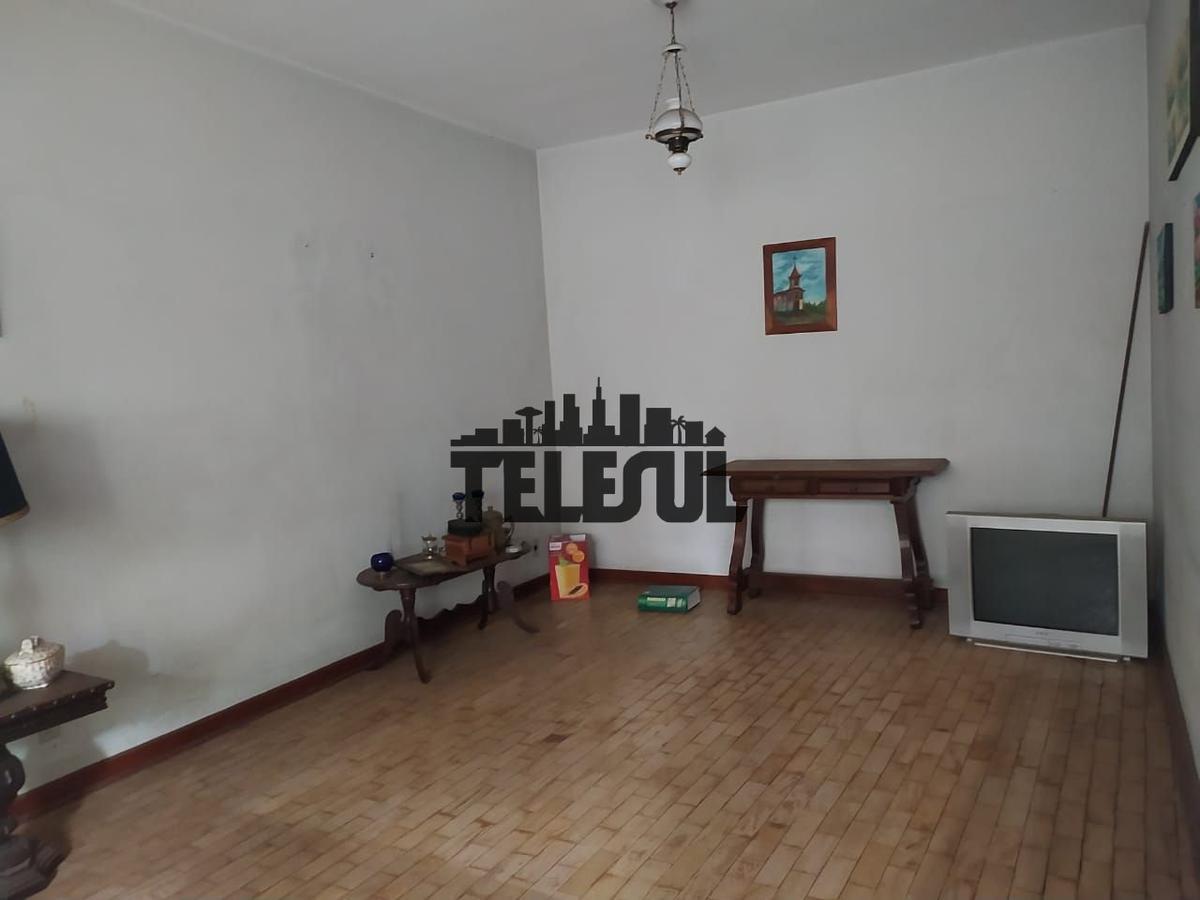 Casa, Centro, 4 Quartos, 0 Vaga, 1 Suíte