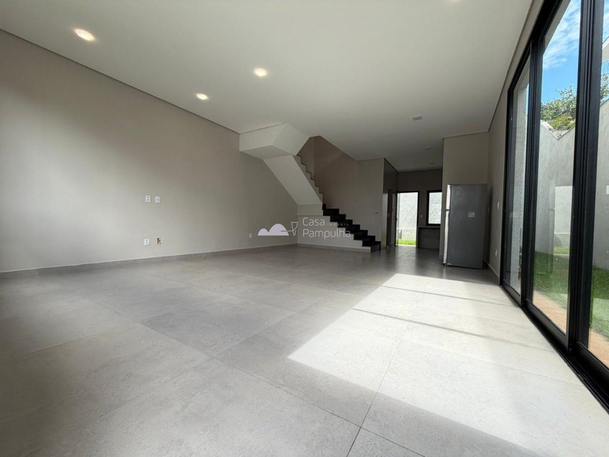 Casa, Trevo, 3 Quartos, 2 Vagas, 2 Suítes