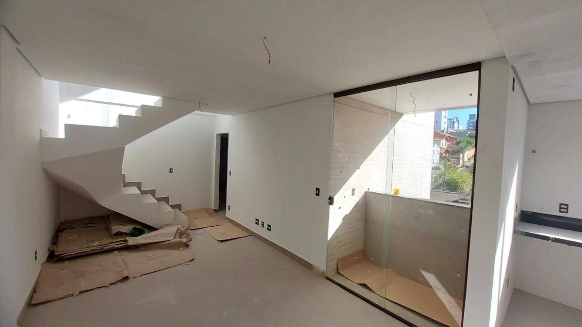 Cobertura, Sagrada Família, 3 Quartos, 2 Vagas, 1 Suíte