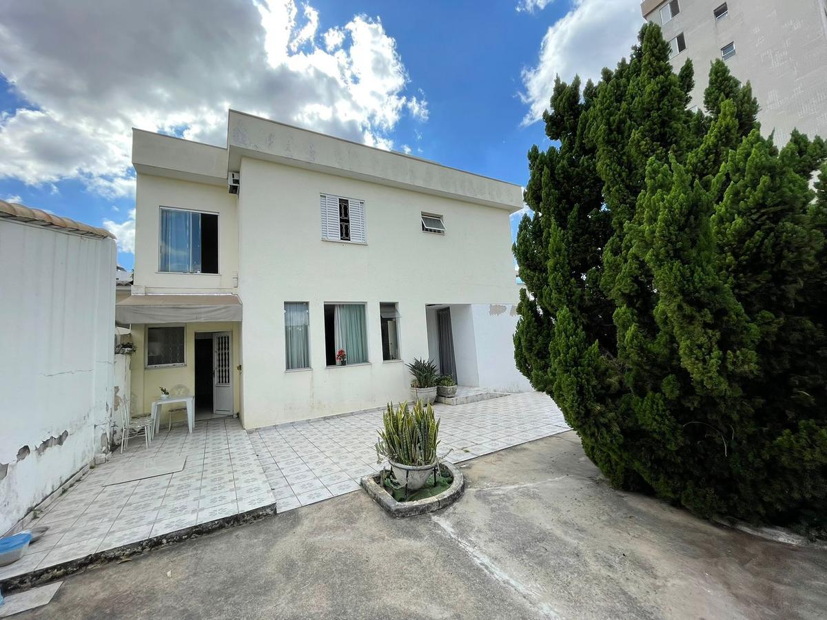 Casa, Padre Eustáquio, 4 Quartos, 0 Vaga, 2 Suítes