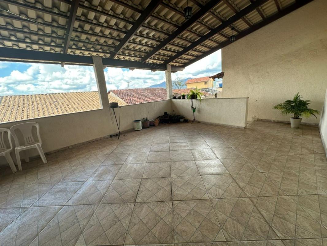 Casa, Teixeira Dias (barreiro), 3 Quartos, 2 Vagas, 1 Suíte