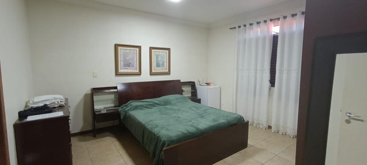 Casa, Casa Amarela, 5 Quartos, 40 Vagas, 5 Suítes