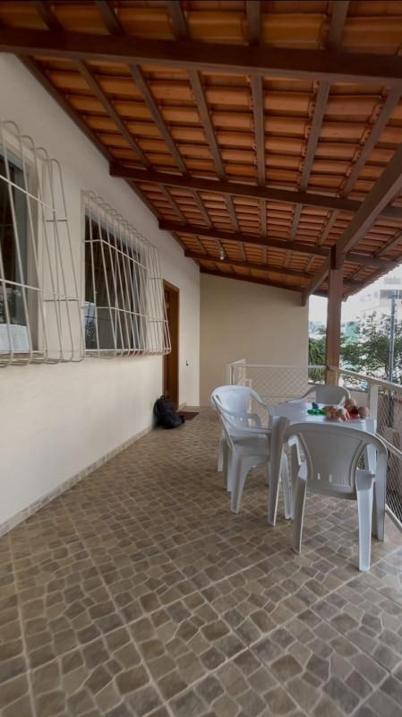 Casa, Castelo, 4 Quartos, 3 Vagas, 1 Suíte