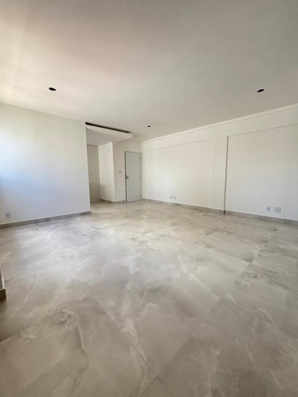 Apartamento, Sagrada Família, 2 Quartos, 2 Vagas, 1 Suíte