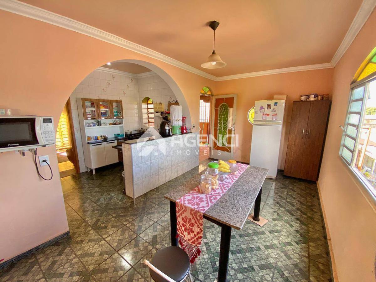 Casa, Santa Maria, 6 Quartos, 0 Vaga, 0 Suíte