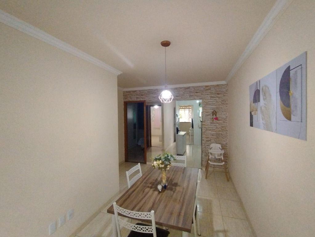 Casa, Jardim Vitória, 2 Quartos, 0 Vaga