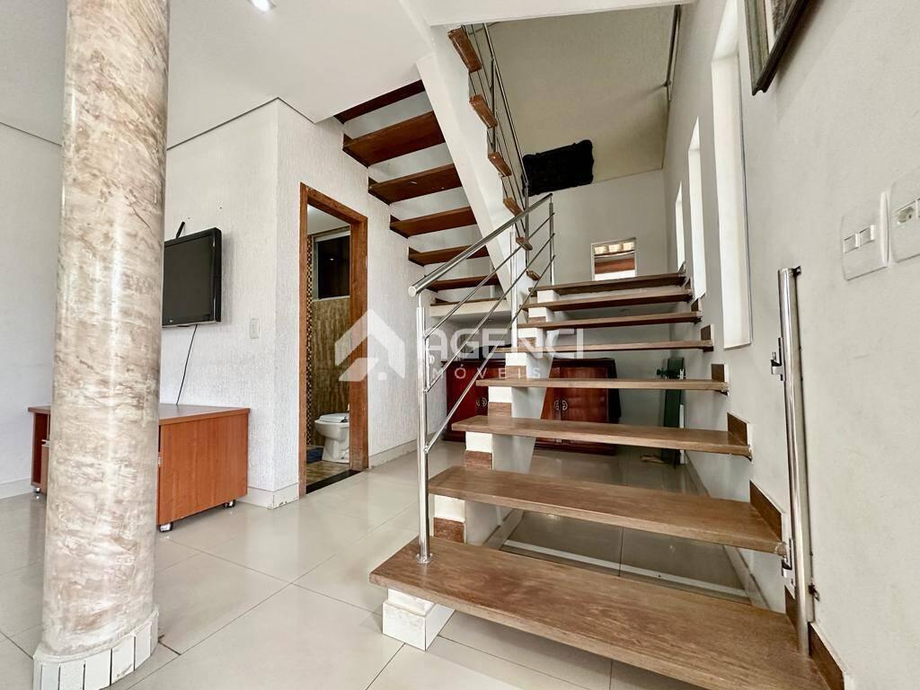 Casa, Cabral, 4 Quartos, 0 Vaga, 1 Suíte