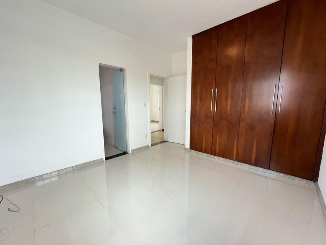 Casa, Centro, 3 Quartos, 0 Vaga, 1 Suíte