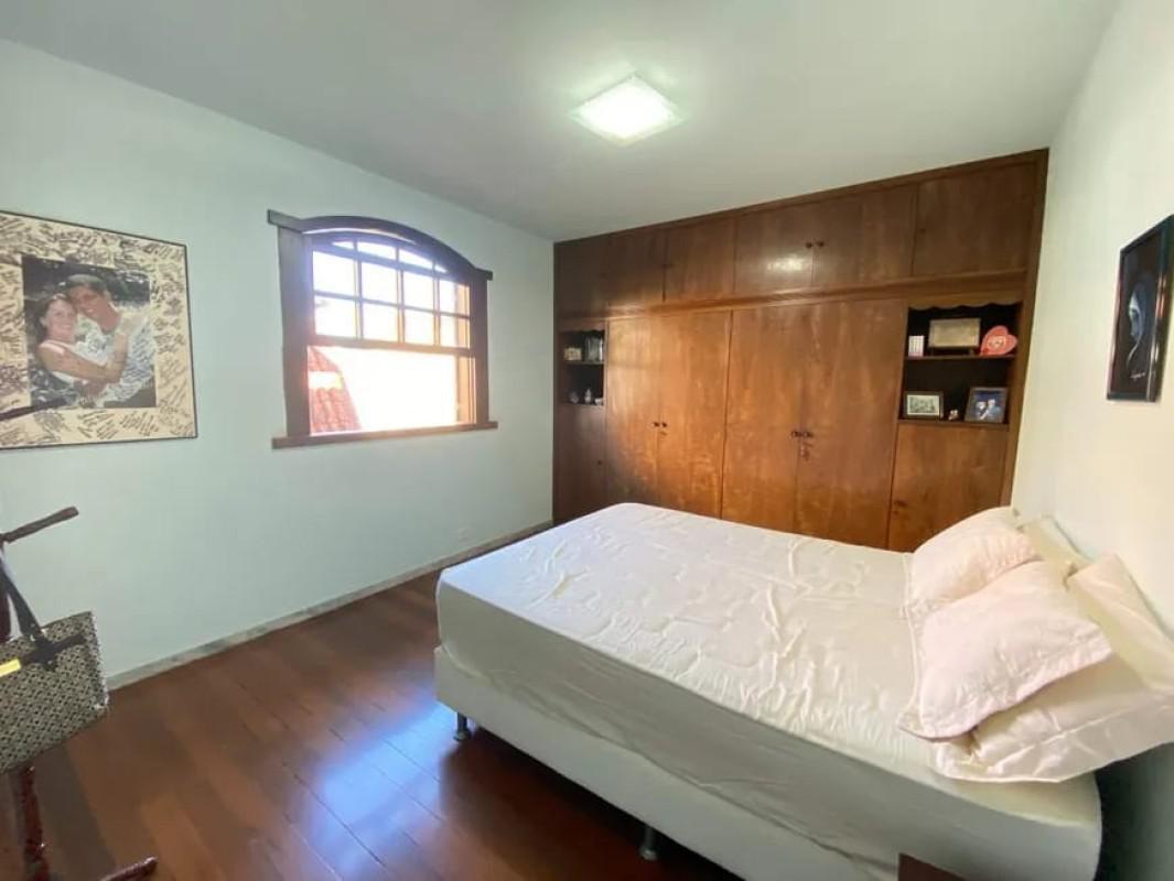 Casa, Barreiro, 3 Quartos, 5 Vagas, 2 Suítes