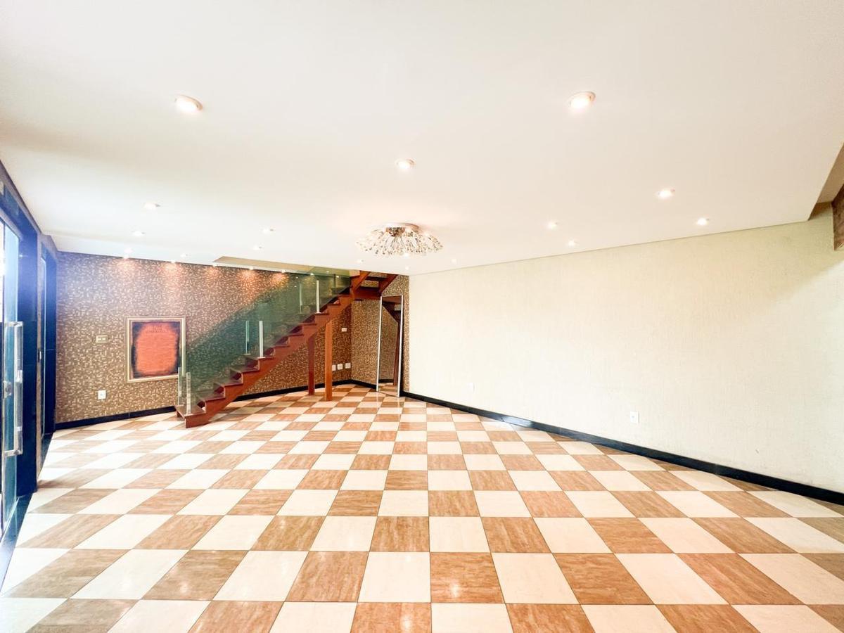 Casa, Trevo, 5 Quartos, 8 Vagas, 1 Suíte