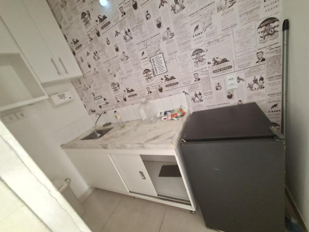 Sala, Savassi, 0 Quarto, 4 Vagas
