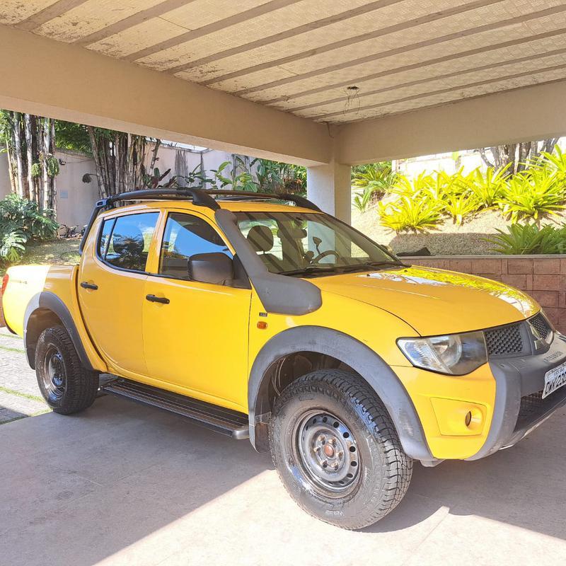 Mitsubishi L200 Triton Savana 3.2 CD Tbi Dies. Mec.
