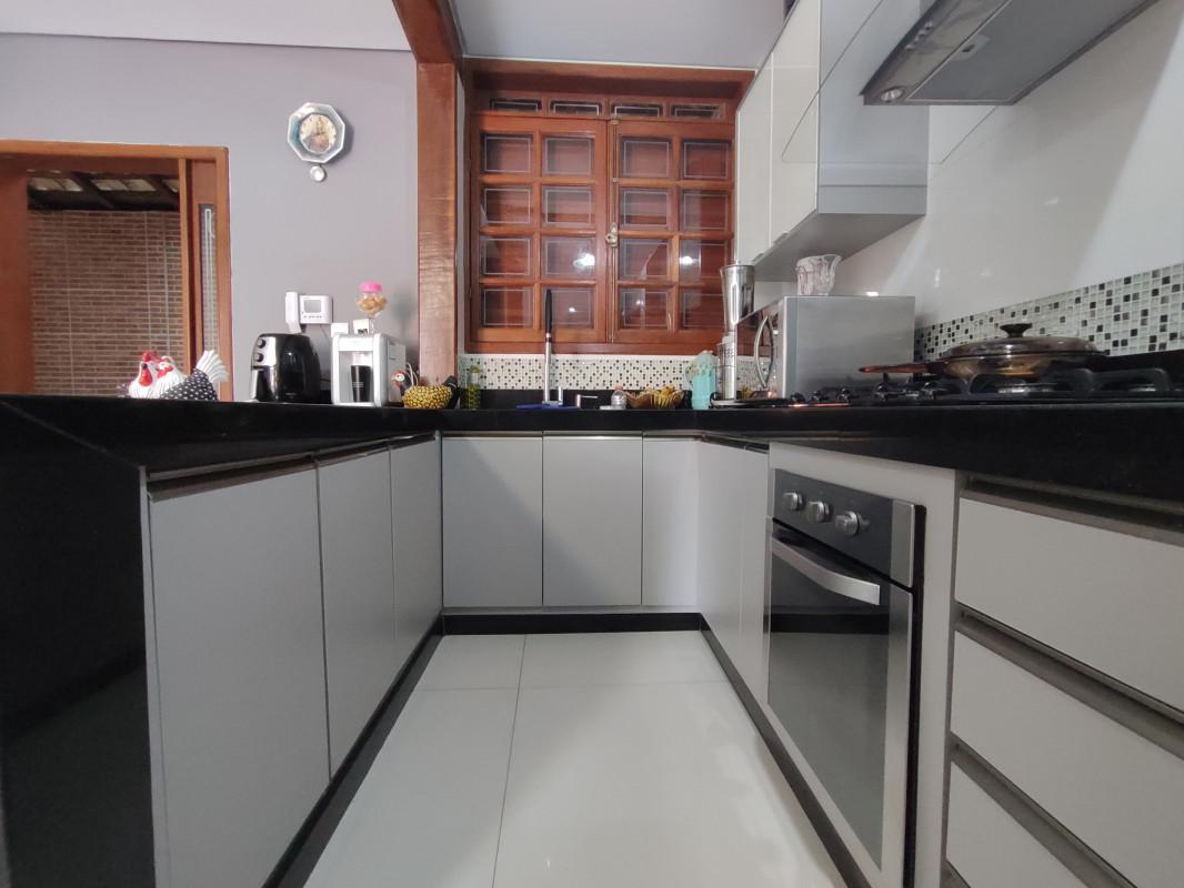 Casa, Nova Cintra, 3 Quartos, 4 Vagas, 1 Suíte