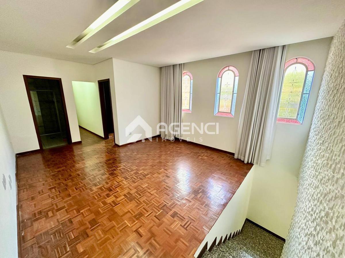 Casa, Parque Xangri-lá, 4 Quartos, 0 Vaga, 1 Suíte