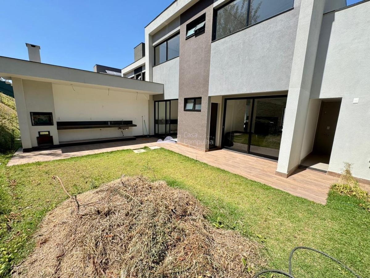 Casa, Trevo, 3 Quartos, 2 Vagas, 1 Suíte