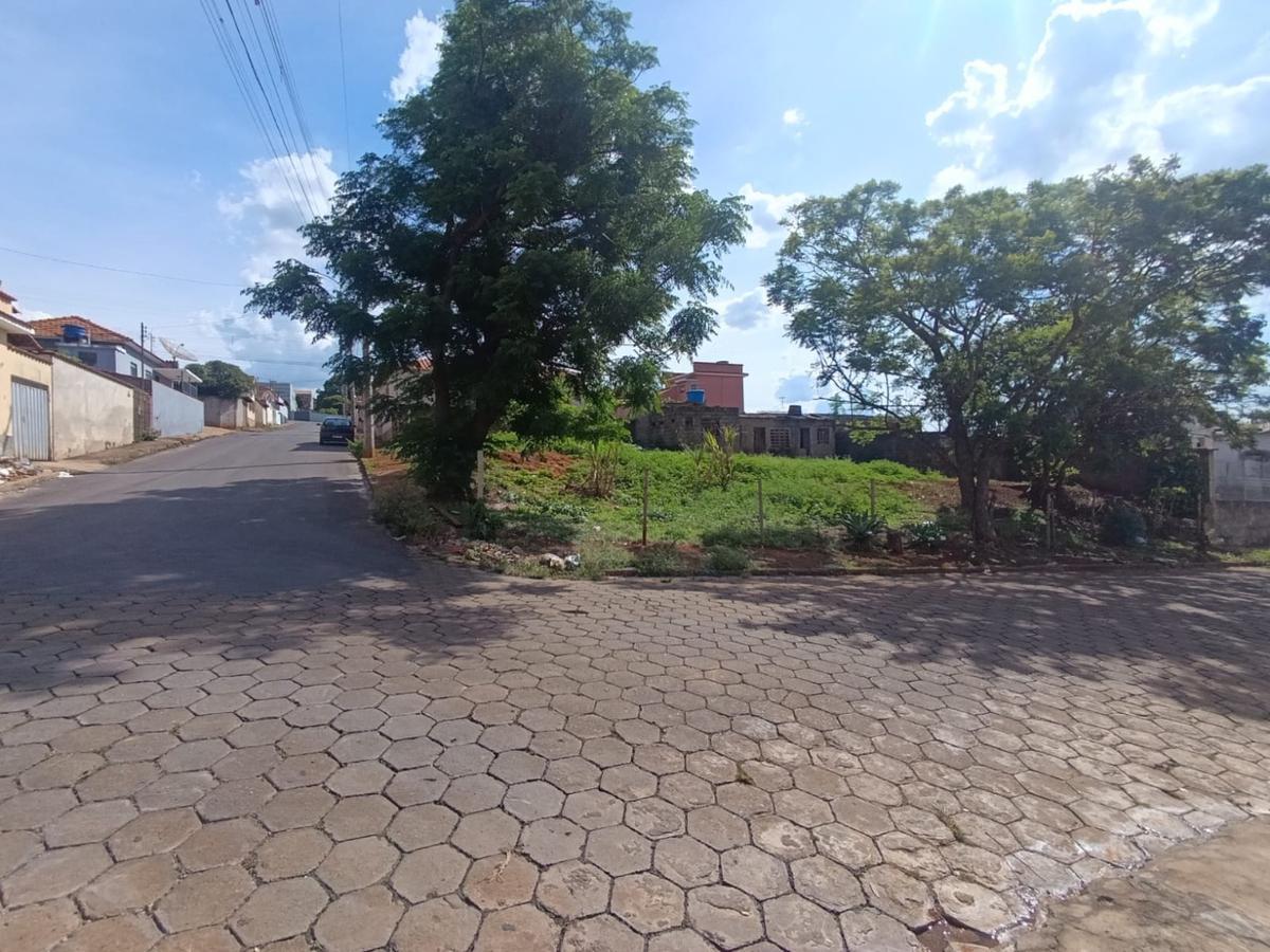 Lote, Centro, 0 Quarto, 0 Vaga