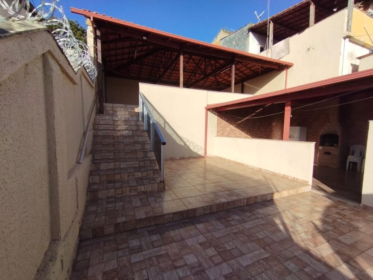 Casa, Cachoeirinha, 3 Quartos, 3 Vagas, 1 Suíte