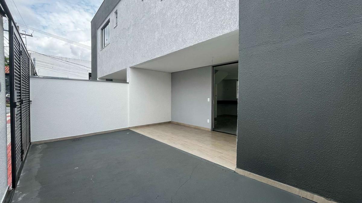 Casa, Candelária, 3 Quartos, 0 Vaga, 1 Suíte