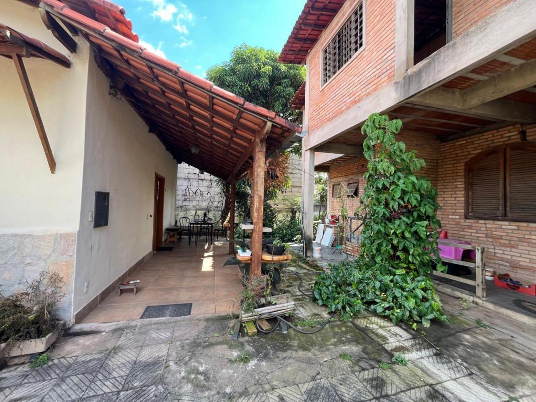 Casa, Santa Efigênia, 6 Quartos, 6 Vagas, 1 Suíte