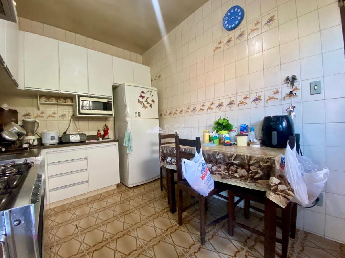 Casa, Santa Branca, 3 Quartos, 4 Vagas, 2 Suítes