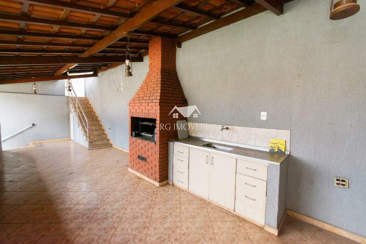 Casa, Milionários, 4 Quartos, 11 Vagas, 1 Suíte