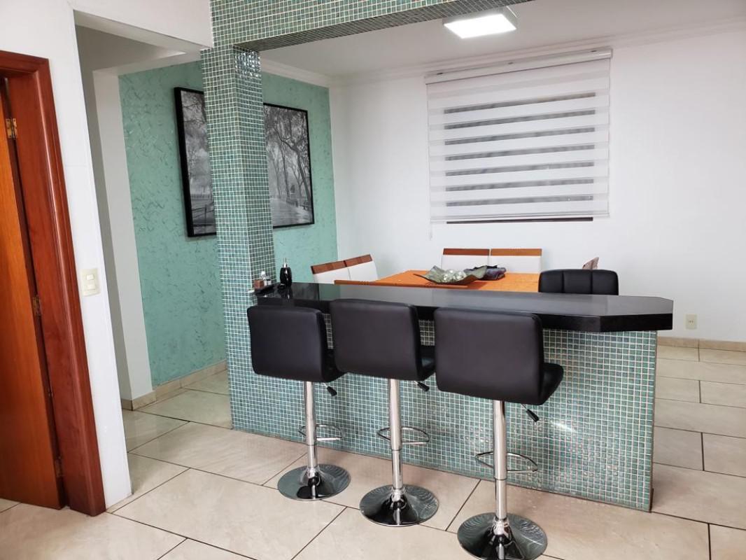 Casa, Fernão Dias, 4 Quartos, 5 Vagas, 2 Suítes