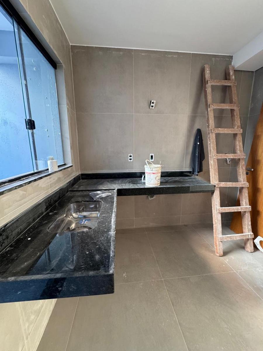 Casa, Santa Mônica, 2 Quartos, 1 Vaga, 2 Suítes