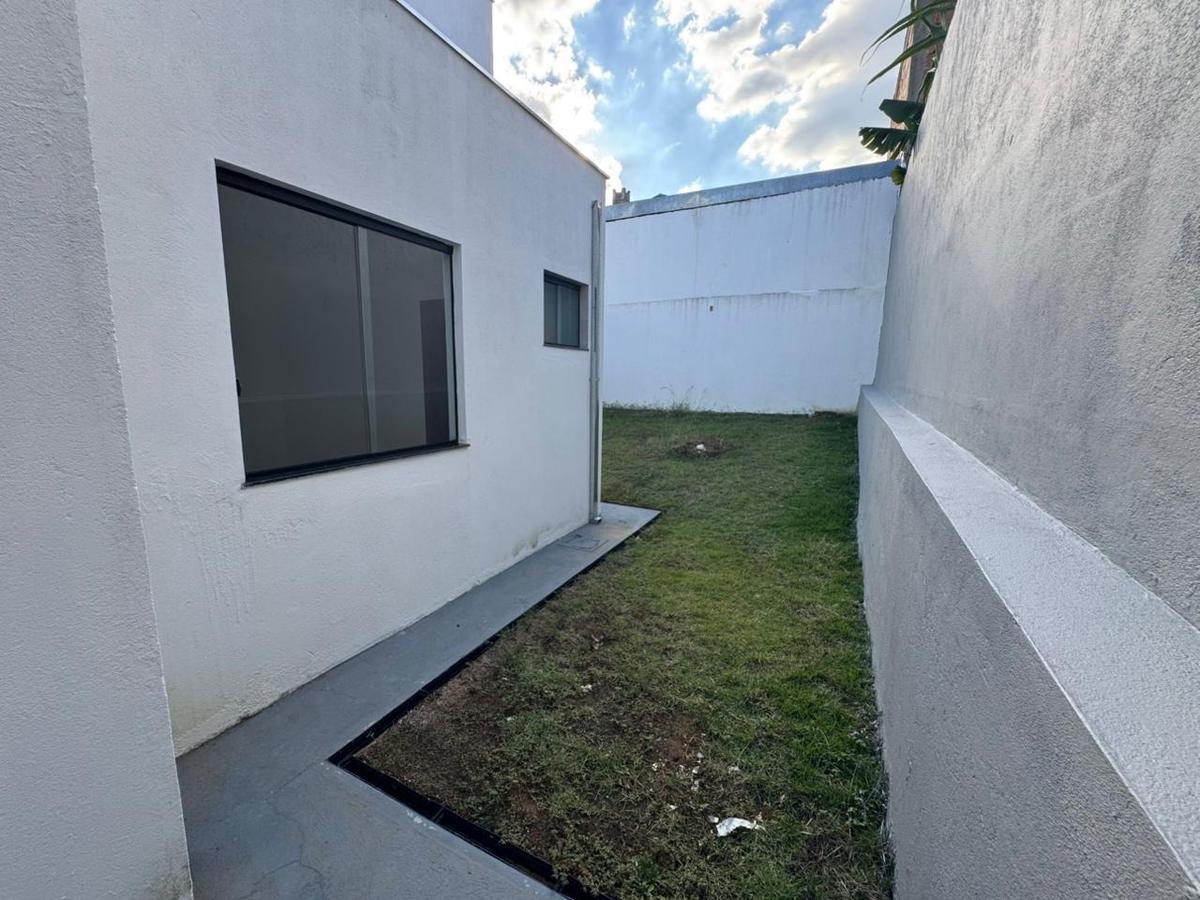 Casa, Serra Dourada, 3 Quartos, 2 Vagas, 1 Suíte