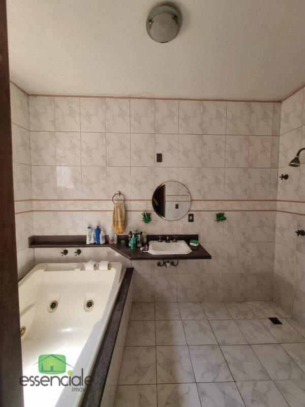 Casa, Três Barras, 6 Quartos, 2 Vagas, 1 Suíte