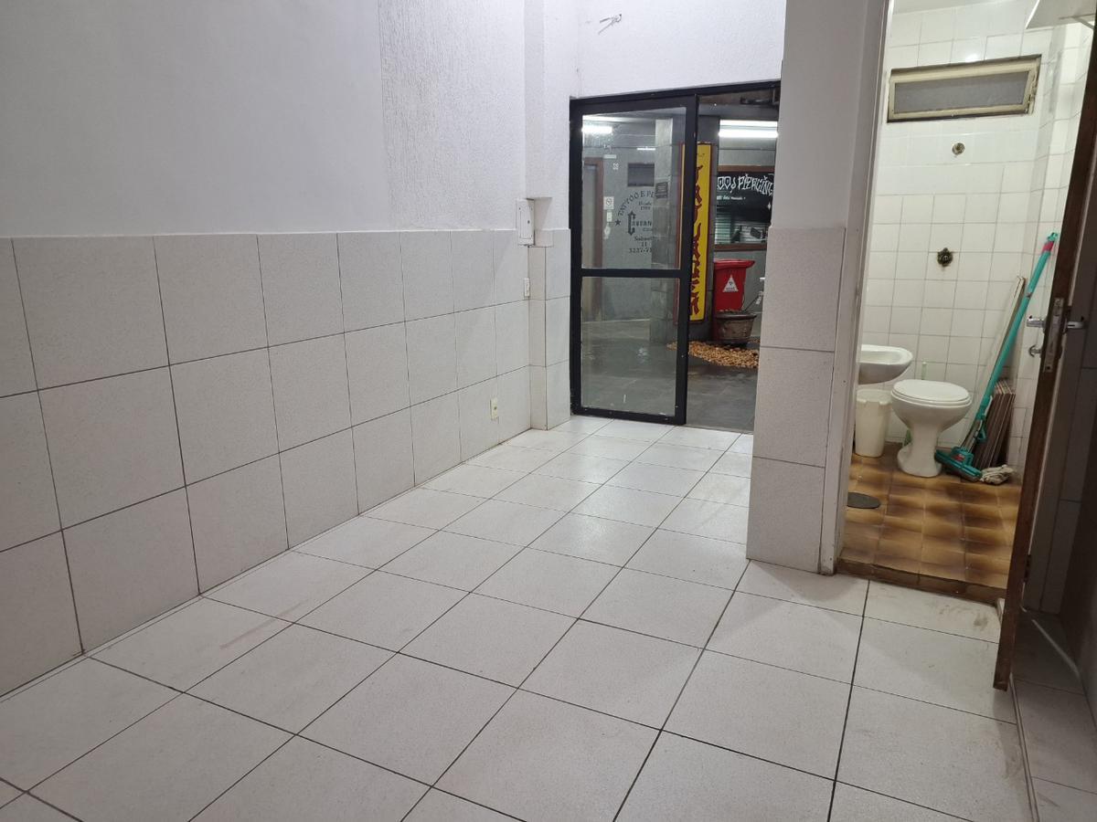 Andar, Savassi, 0 Quarto, 0 Vaga