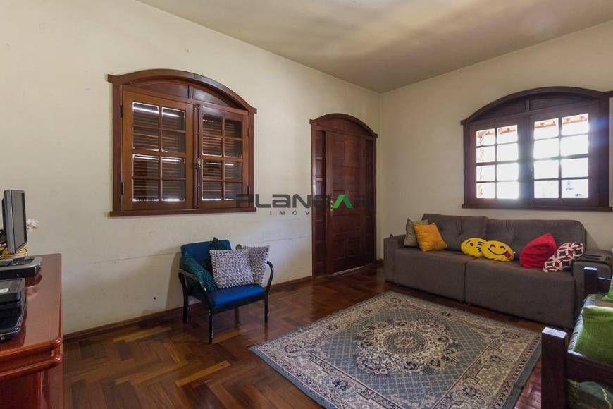 Casa, Água Branca, 3 Quartos, 4 Vagas, 2 Suítes