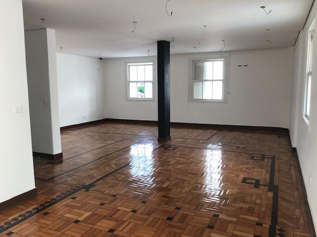 Casa Comercial, Funcionários, 0 Quarto, 0 Vaga