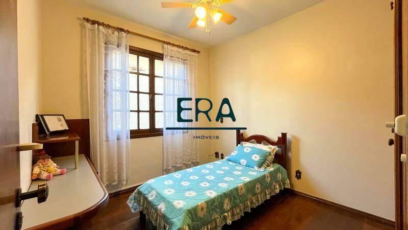 Casa, Luxemburgo, 5 Quartos, 4 Vagas, 2 Suítes