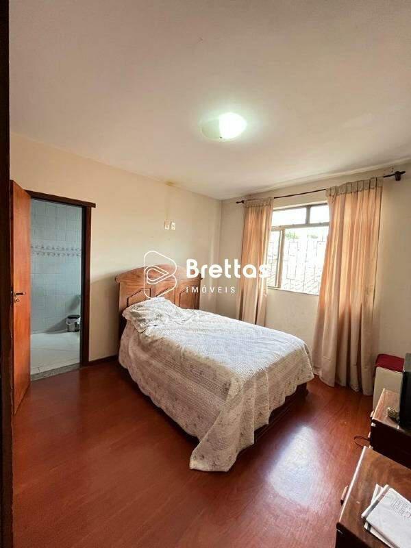 Casa, Centro, 5 Quartos, 2 Vagas, 4 Suítes