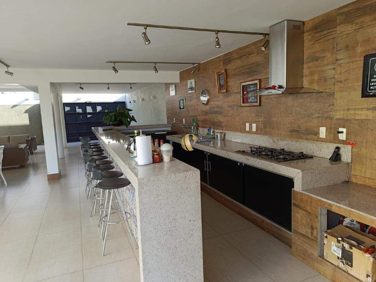 Casa, Centro, 6 Quartos, 6 Vagas, 4 Suítes