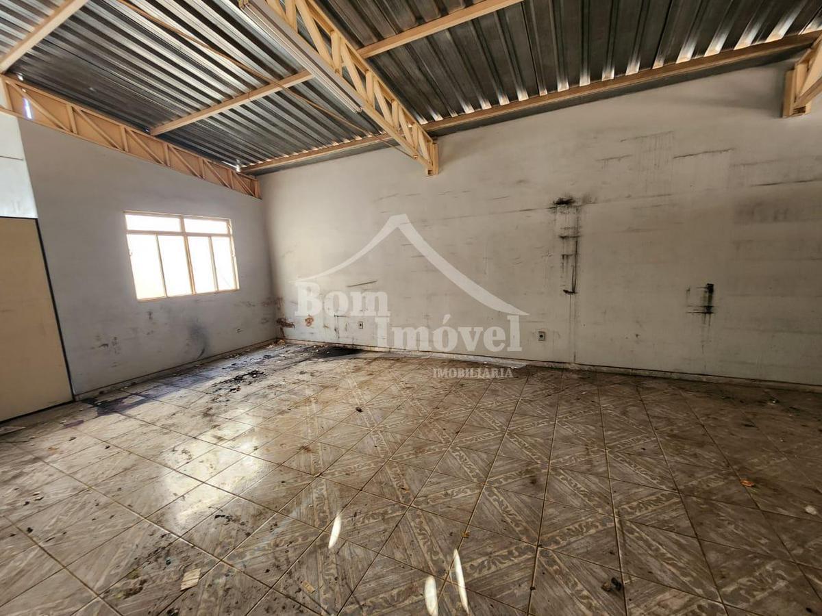 Andar, Centro, 0 Quarto, 0 Vaga